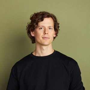 Leland Maschmeyer (he/him)