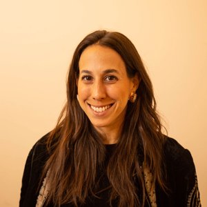 Isabel Sachs (she/her)